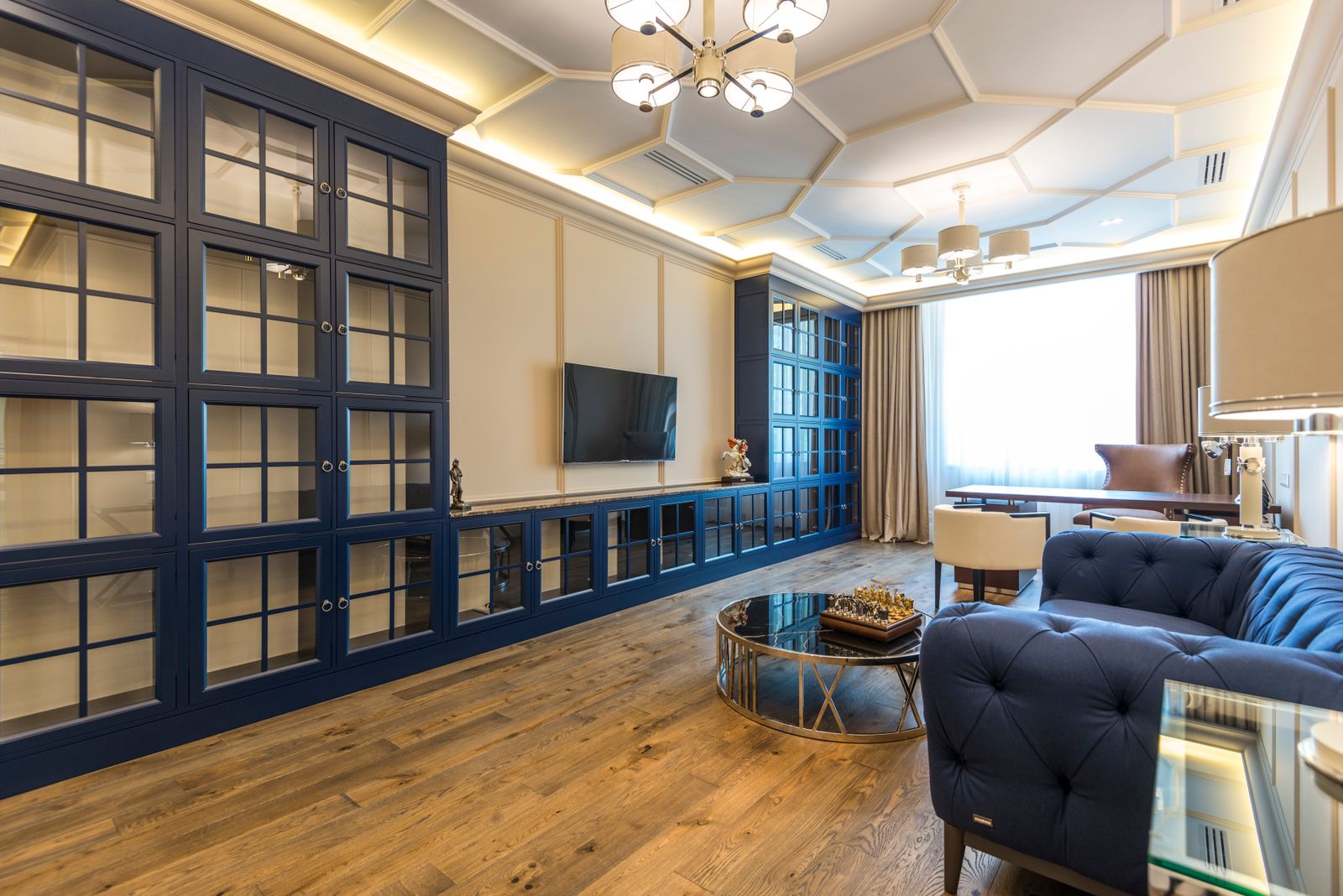 Sala renovada de una residencia urbana